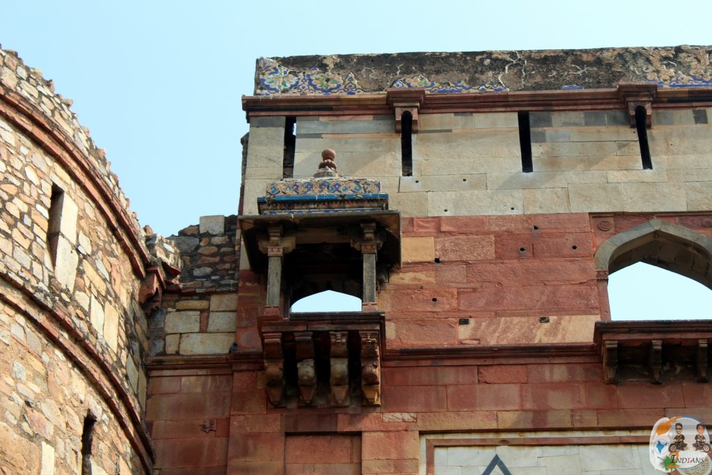 Bada Darwaza Jharokha (Old Fort)